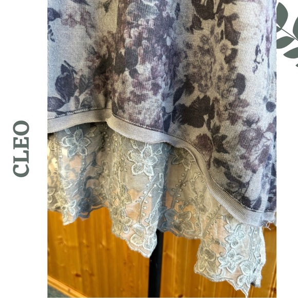 Cleo Floral Tunic Top, Lace Trim Neck & Layered Hem, Gray Small - Picture 8 of 10